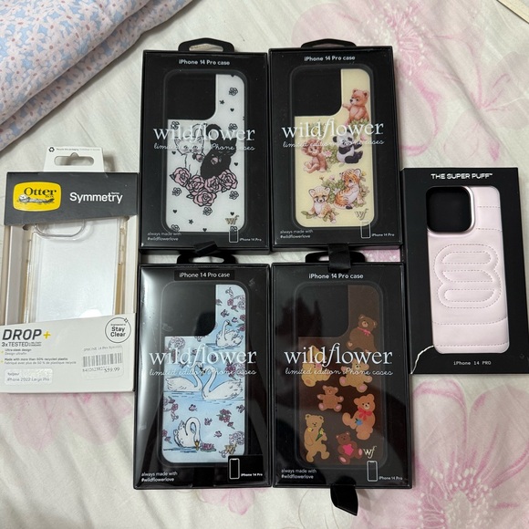 Wildflower Iphone 14 Pro Case BUNDLE (Wildflower, Aritzia Superpuff, Otterbox) - Picture 1 of 16